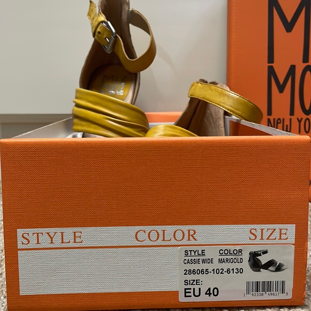 BNIB Miz Mooz MARIGOLD Cassie EU 40 (9-9.5 US WIDE)